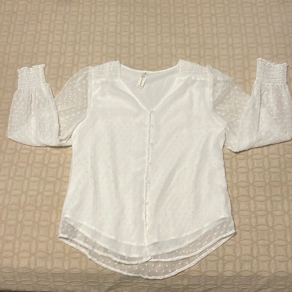 Blooming Jelly White long sleeve blouse